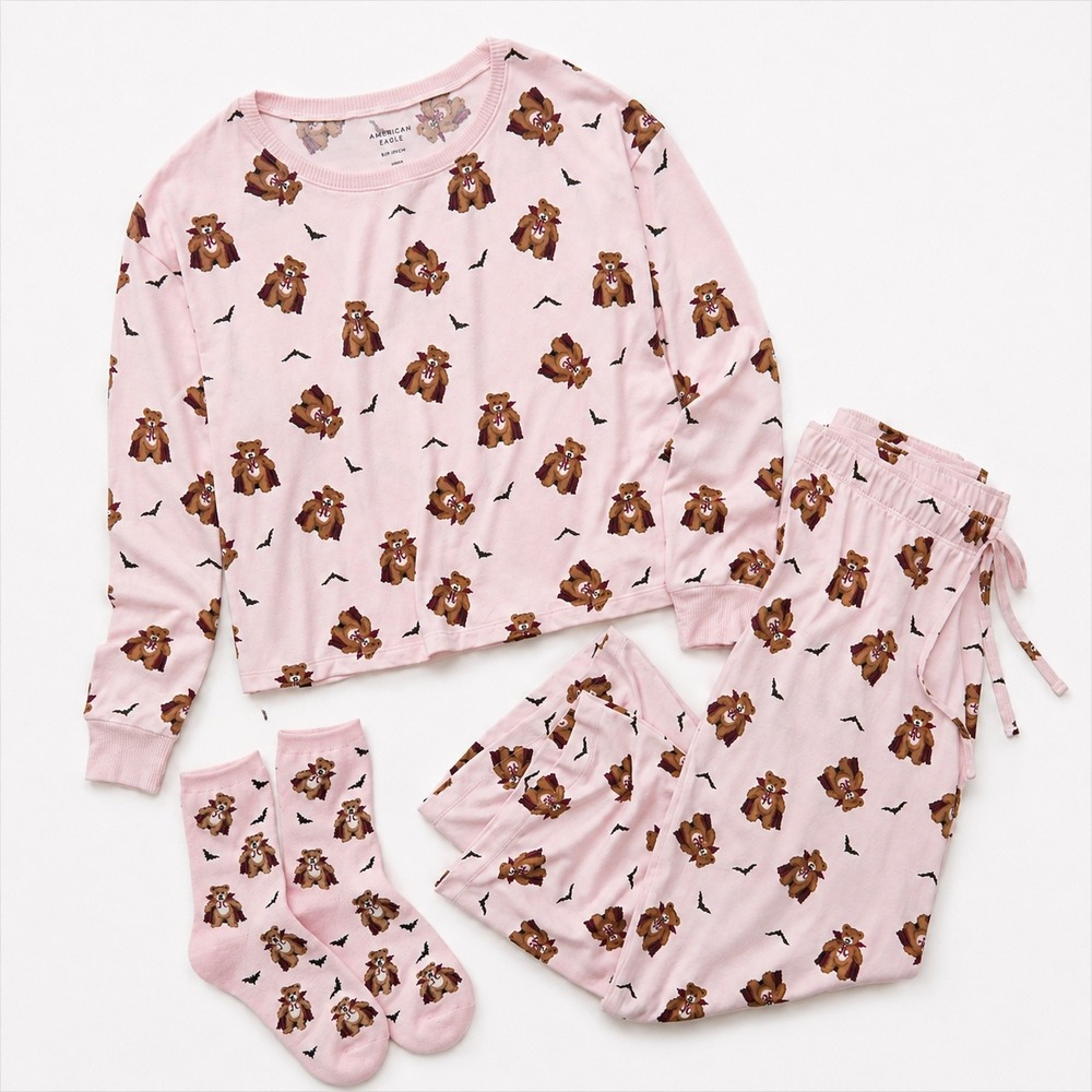 NEW American Eagle Luxe Plush Lounge Set Pajamas & Socks M Pink Halloween Bear